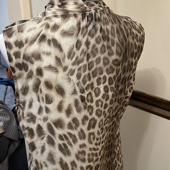 Talbots leopard print blouse. Size 10 - Picture 2 of 3